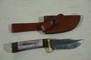 lot 235 image: Custom Made Damascus Style Steel Hunting Knife with Bull Horn Handle