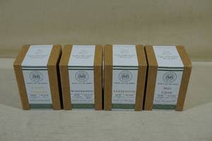 lot 282 image: Begonia and Beach Premium Botanical Wax Candles - 12 Oz
