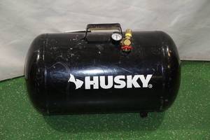 lot 288 image: Husky 10 Gallon Portable Air Tank