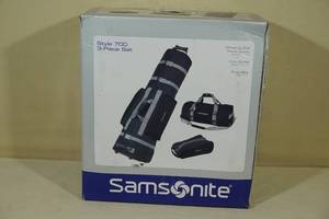 lot 6 image: Samsonite Style 700 3 Piece Golf Bag Set
