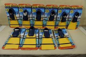 lot 46 image: US Divers Junior Swim Fins