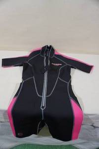 lot 50 image: Cressi Womens SnorkelScuba Suit
