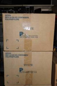 lot 135 image: 1000 Value Line 24 Oz Polypropylene Containers