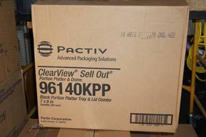 lot 138 image: 250 Pactiv ClearView 96140KPP Sell Out Portion Platter Tray and Lid Combo