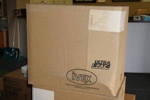 lot 148 image: 150 Ivex 2 Compartment Snack Clams
