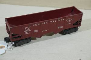 lot 182 image: Vintage Lionel O Gauge Lehigh Valley Train Hopper Car