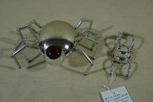 lot 193 image: WowWee Cyber Spider Remote Control Toy