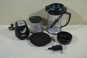 lot 195 image: Ninja Food Processor Kit