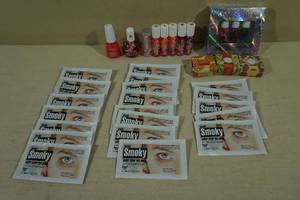 lot 199 image: Womens Beauty Items - Eye Patches, Soaps, Lip Gloss