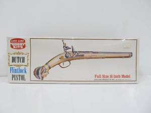 lot 14 image: NOS Vintage Life-Like Hobby Kits Dutch Flintlock Pistol