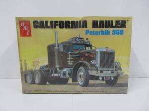 lot 20 image: Vintage AMT California Hauler Peterbilt 359 Super Semi