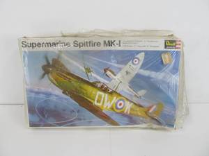 lot 30 image: Vintage Revell Supermarine Spitfire MK-I