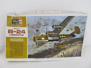 lot 46 image: Vintage REVELL Convair B-24 Liberator