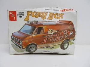 lot 53 image: Vintage AMT Foxy Box Chevy Custom Van