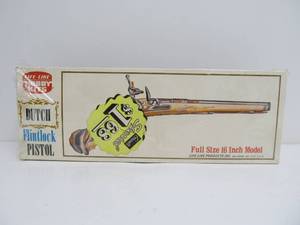 lot 64 image: NOS Vintage Life-Like Hobby Kits Dutch Flintlock Pistol