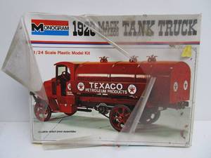 lot 66 image: Monogram 1926 Mack Bulldog TEXACO Tank Truck