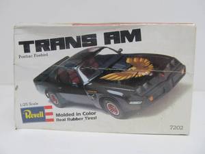 lot 69 image: Revell Pontiac Firebird TRANS AM