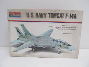 lot 84 image: Monogram U.S. Navy Tomcat F-14A