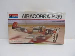 lot 98 image: Vintage Monogram Airacobra P-39 Mid-Ship Engine Plane