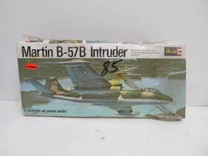 lot 118 image: Revell Martin B-57B Intruder&nbsp