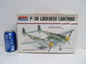 lot 119 image: NOS Vintage Monogram P-38 Lockheed Lightning