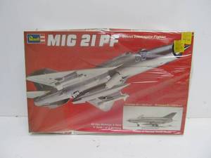 lot 122 image: Vintage Revell MIG 21 PF