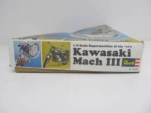 lot 153 image: Vintage Revell Kawasaki Mach III Supermaching of the 70s Model Kit