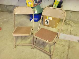 lot 323 image: Pair of Vintage Childrens Metal Folding Chairs