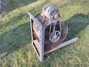 lot 344 image: Squirrel Cage Fan Blower w 14 HP 110V Electric Motor - Untested