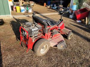lot 26 image: SNAPPER Rear Engine Riding Lawnmower - 8HP Engine - Electric Start, Model - 300813BE - Starts, Runs and Drives