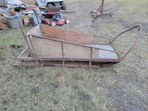 lot 351 image: Vintage Ski Sled - Overall about 72 x 25