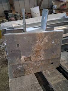 lot 33 image: (4) 4x4 Steel Post to Beam Connectors PCM44