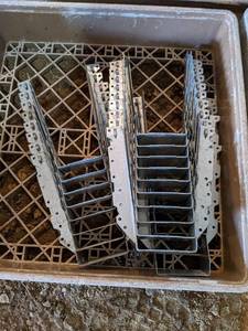 lot 49 image: (23) Dual 2x10 Slant Nail Joist Hangers Part No. SUH210-2