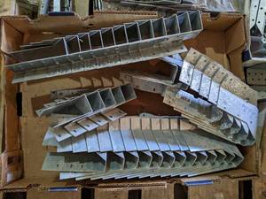 lot 66 image: (44) 2 x 6-8 Steel Skewed Left 45° Hanger