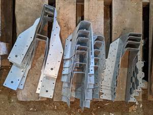 lot 70 image: (5) 2x9 Adjustable Joist Hanger Part No. THA29, (4) THD179, (12) Simpson SUL26Z Joist Hanger Skewed Left
