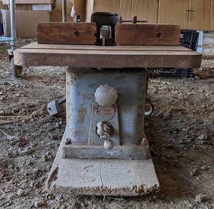 lot 28 image: Power King Model 411 Table Top Router - Cast Iron - Very Cool Machine - 15 x 10-12 Table Top, Sits about 10 High - 110V AC Motor - Works