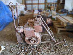 lot 27 image: Vintage 9HP Horizontal Shaft Briggs & Stratton Engine Model - 233401 - Motor is Free