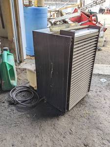 lot 81 image: Crosley Dehumidifier - Tested and Powers on