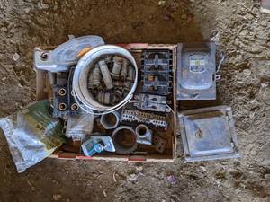 lot 98 image: Lot of Misc. Electrical - Breaker, Fuse Plugs, Disconnect and More