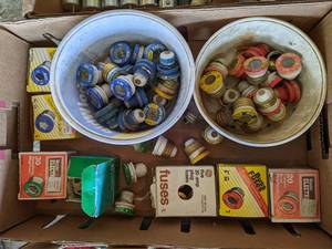 lot 103 image: Large Lot of Plug Fuses