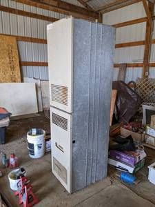 lot 119 image: Coleman 60,000 BTU Downflow Furnace - Working When Removed