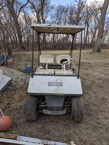 lot 13 image: EZ-GO Electric Golfcart - Needs Work - See Description