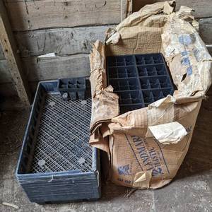lot 149 image: Lot of 300 NEW 6-Pack Plant Starters w 20 Trays