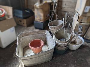 lot 150 image: Square Washtub (22 x 22 x 12) and Plastic Hanging Planters