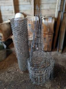 lot 157 image: Lot of Chicken Wire (36 Tall), Fencing (14 Tall) and Tomato Cages