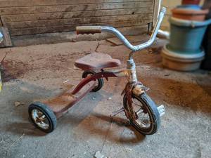 lot 161 image: Vintage Roadmaster Tricycle