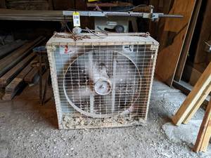 lot 163 image: 24 Barn Fan - Overall 30 x 29 x 13 - 110V
