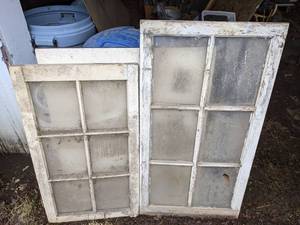 lot 171 image: Pair of Vintage 6-Pane Windows - 22 x 41-12 and 20 x 35