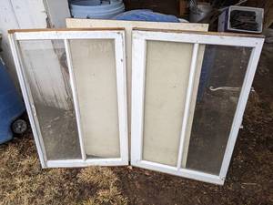 lot 173 image: Pair of Vintage 2-Pane Windows - 23 x 36 and 24 x 36