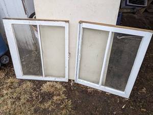 lot 176 image: Pair of Vintage 2-Pane Windows - 23 x 28 and 24 x 28
